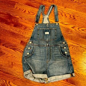 Levi’s Women’s Overall Shorts size Small S denim